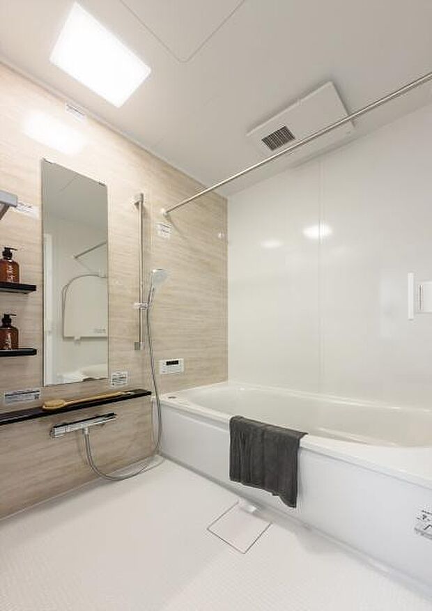 「バスルーム」清潔感が大切なバスルーム。落ち着く空間です。