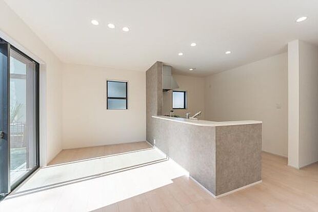 「集うダイニング」広いLDKだからこそ可能。リビングもダイニングも広々空間。