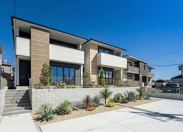 「マイホームの喜びを感じる」スタイリッシュなデザインに心満たされる憧れの家。(画像の一部AIによる画像処理をしているイメージ画像です。植栽など実際とは異なります)