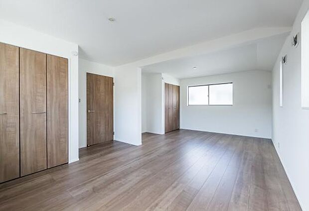 「陽の恵み」　爽やかな陽ざしを感じられる日当たりの良い洋室早起き爽やか、元気な一日に大切な陽の恵み