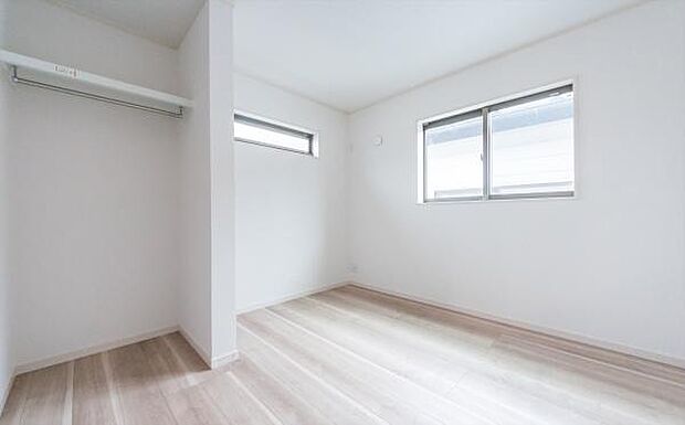 「Bed Room」落ち着いた色合い、シンプルなデザイン。洋室として大事なお部屋です。