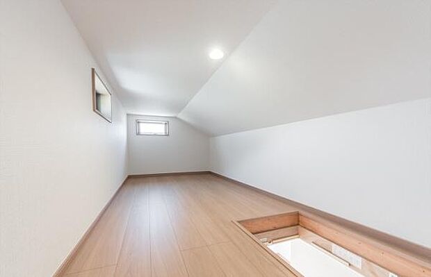 「小屋裏収納付き」一か所あると大変便利。隠れ収納スペースとして重宝する小屋裏収納です。