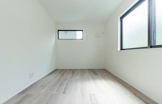 「Bed Room」落ち着いた色合い、シンプルなデザイン。洋室として大事なお部屋です。