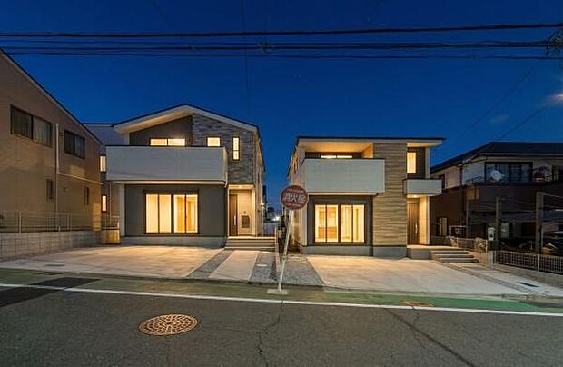 「マイホームの喜びを感じる」スタイリッシュなデザインに心満たされる憧れの家。(画像の一部AIによる画像処理をしているイメージ画像です。)