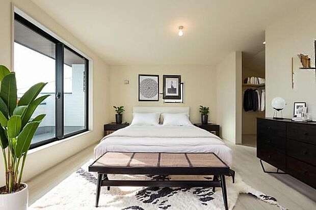 一日の疲れを癒やす、ホテルライクな主寝室。ウォークインクローゼットを備え、美しく整った暮らしをサポート。（本画像はCGにて家具等を配置しております。実際に家具等はおかれておりません。）