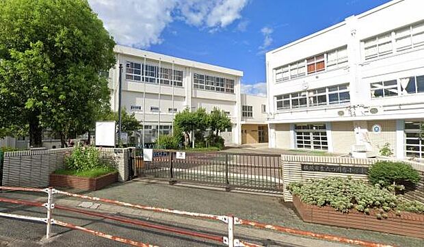 横浜市立六つ川台小学校まで550m