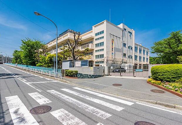 横浜市立六ツ川中学校まで400m