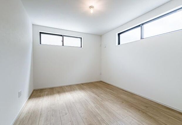 「Bed Room」落ち着いた色合い、シンプルなデザイン。洋室として大事なお部屋です。