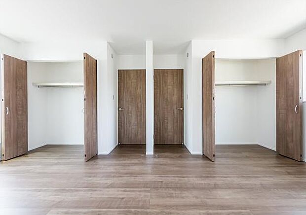 「洋室×2」お子様の成長に合わせて間仕切りすればお部屋数も増やせます。収納量も大満足。