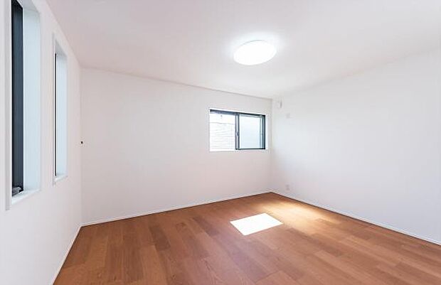 「Bed Room」落ち着いた色合い、シンプルなデザイン。洋室として大事なお部屋です。