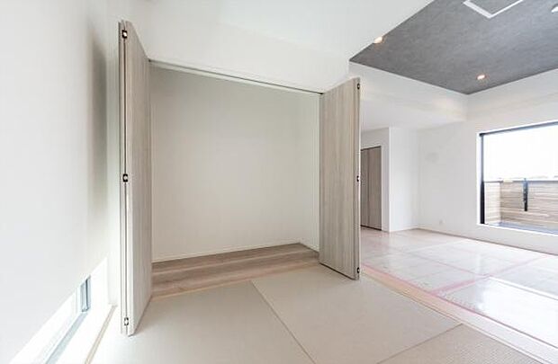 「クローゼット収納」奥行も納得サイズのクローゼット。
