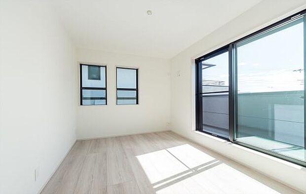 「Bed Room」落ち着いた色合い、シンプルなデザイン。寝室として大事なお部屋です。