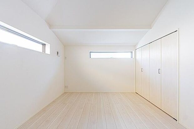 「自分の部屋ができた!」そんなお子様の喜ぶ顔が目に浮かぶようです。それぞれの部屋で過ごす時間が、家族の素敵な思い出になりますね。