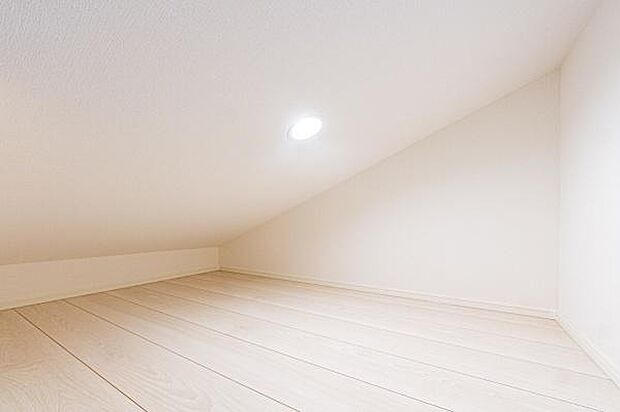 「お子様にも格別な空間を」子供部屋と言っても一生の思い出となるマイルームお子様の成長にも欠かせない陽ざし。朝の目覚めも太陽の力で元気にスッキリとロフト付き。