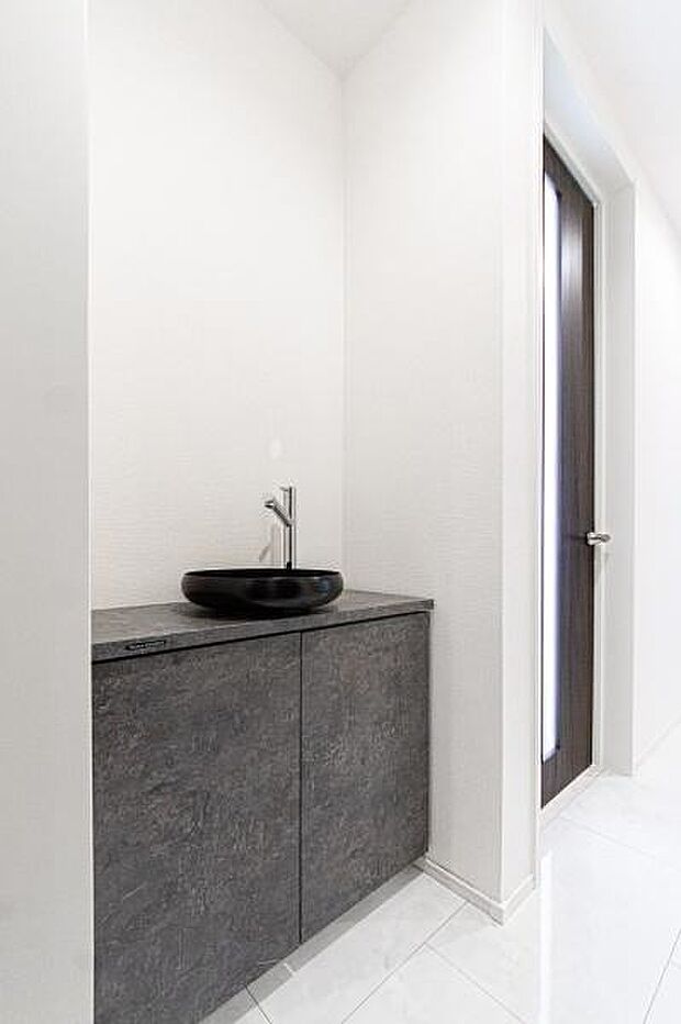 「1階手洗い場」家族の忙しい時間帯には特に重宝する。いつも清潔に、快適な住み心地を。