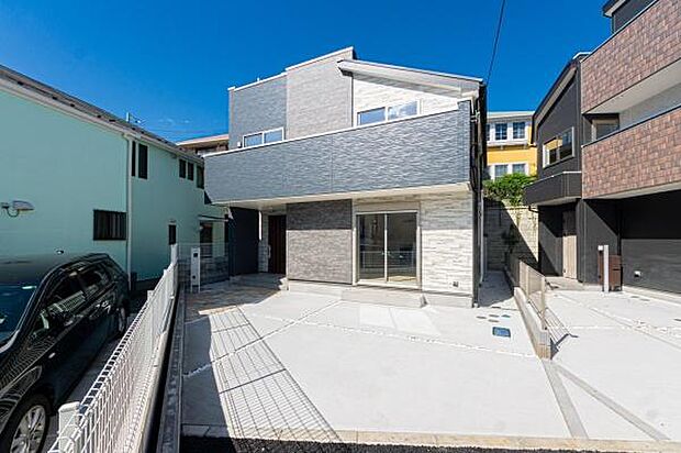 「マイホームの喜びを感じる」スタイリッシュなデザインに心満たされる憧れのマイホーム。住環境および生活利便性も魅力のマイホームです。