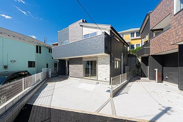 憧れのマイホームマイホームを持つ幸せを分に感じる陽当たり。明るい日差しが美しく外観を照らします。