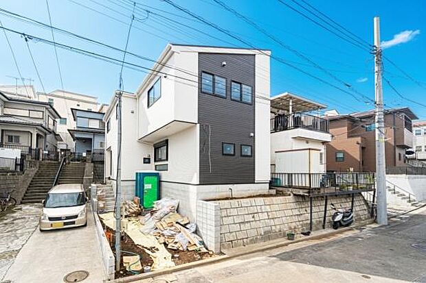 「威風堂々とした素敵な佇まい」どの角度から眺めても、所有感が満たされる理想的で素敵な住まい素敵なマイホーム(画像の一部にAIによる加工を施しているため実際と異なる場合ございます)