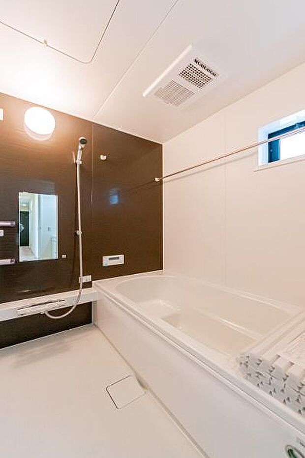 「バスルーム」広々バスルーム。落ち着く空間です。