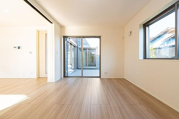 「Bed Room」落ち着いた色合い、シンプルなデザイン。洋室として大事なお部屋です。