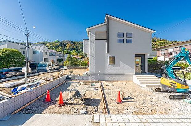 開放感+日当たりの良さ家に入らなくても分かる日当たりの良さ。開放感の良さ。碧空も清々しく心地の良い住まい。住みたくなる家。暮らしたい町。