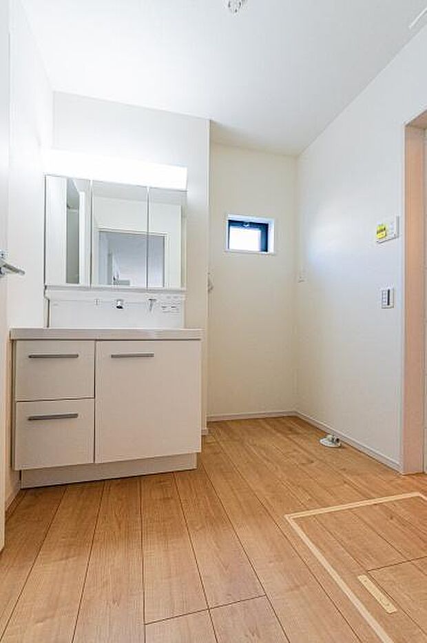 「洗面ルーム」1日の始まりや入浴前に入る空間だからこそ、清潔感や利便性が重要になる洗面室。