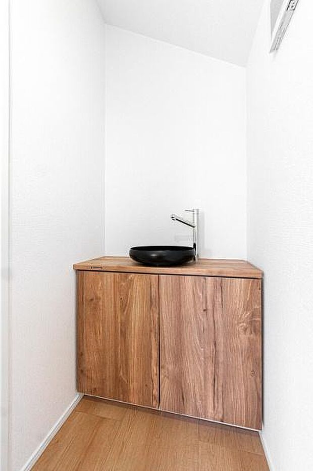 「洗面台」清潔感や利便性が重要になる洗面台。