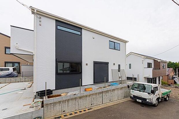 憧れのマイホームマイホームを持つ幸せを分に感じる陽当たり。明るい日差しが美しく外観を照らします。