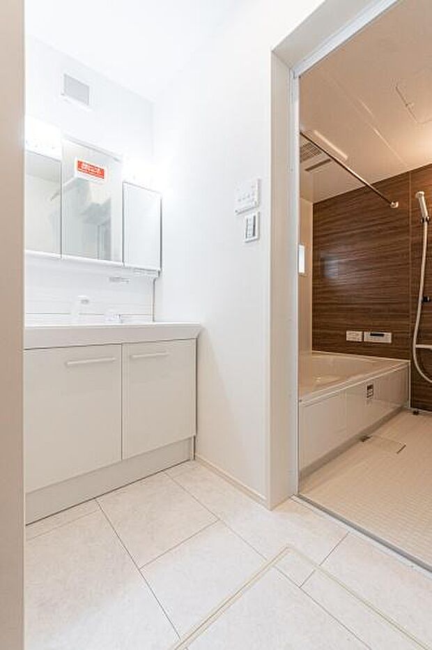 「洗面ルーム」1日の始まりや入浴前に入る空間だからこそ、清潔感や利便性が重要になる洗面室。