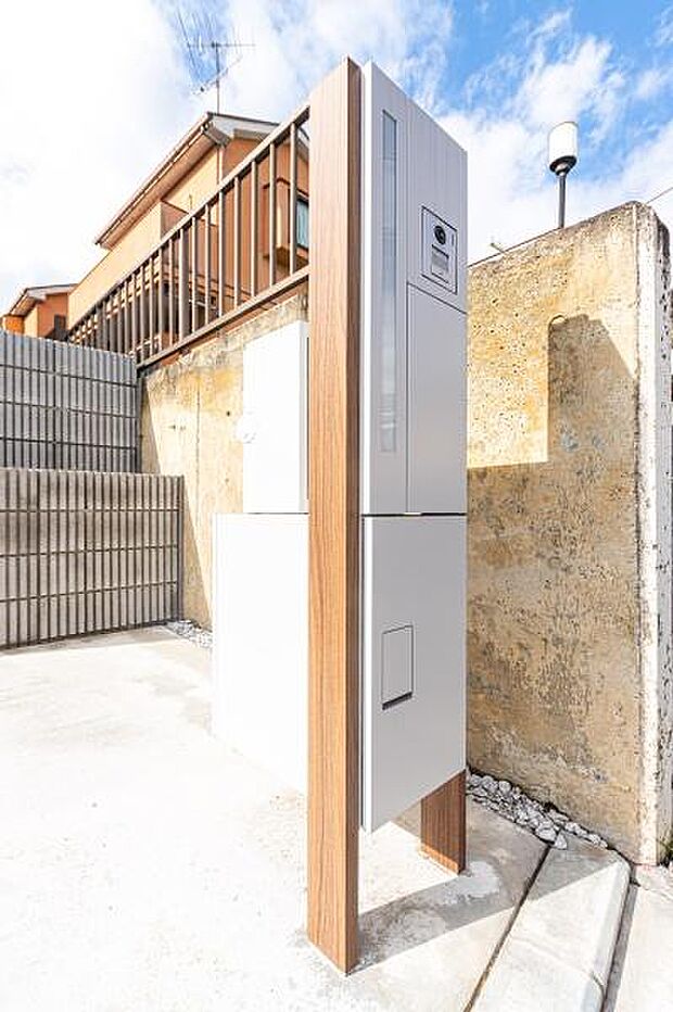 「宅配ボックス付き」大型の宅配ボックスは有ると大変便利です。