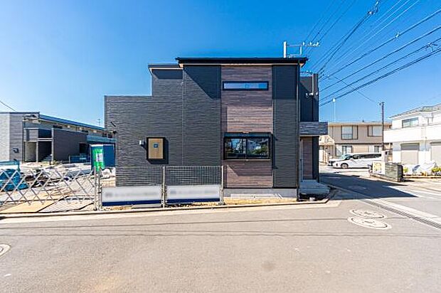 開放感+日当たりの良さ家に入らなくても分かる日当たりの良さ。開放感の良さ。碧空も清々しく心地の良い住まい。住みたくなる家。暮らしたい町。