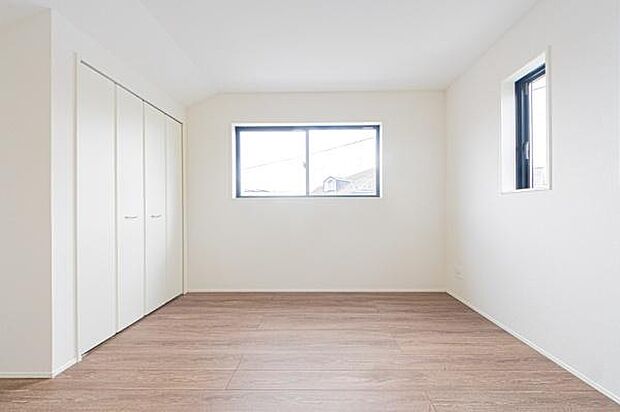「Bed Room」落ち着いた色合い、シンプルなデザイン。洋室として大事なお部屋です。