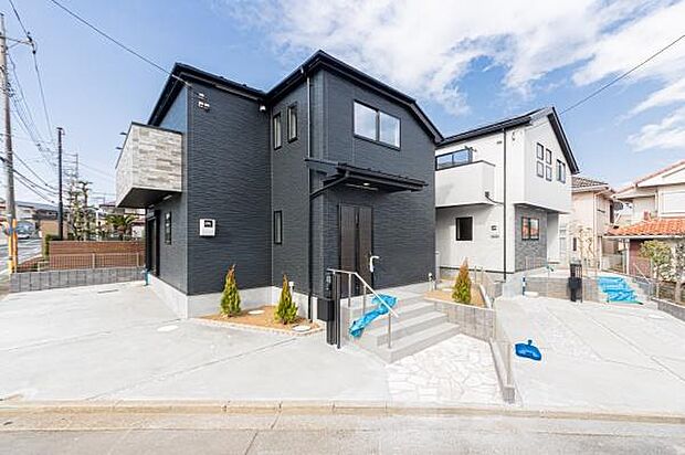 「開放感+日当たりの良さ」家に入らなくても分かる日当たりの良さ。開放感の良さ。碧空も清々しく心地の良い住まい。住みたくなる家。暮らしたい町。