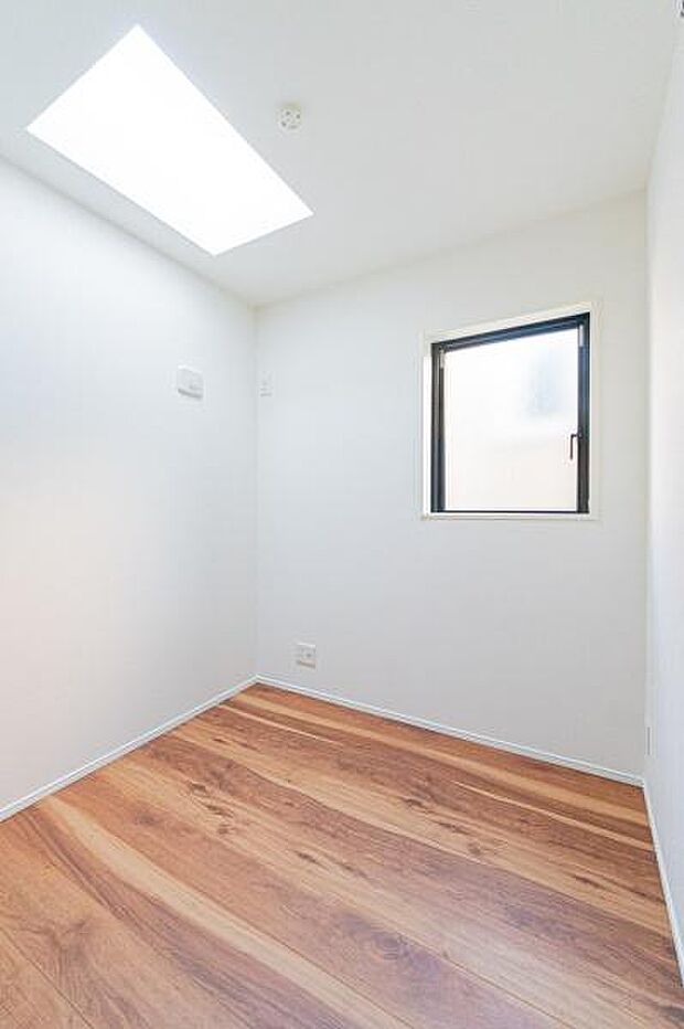 「廊下部分の広々収納」あると嬉しい収納スペース。お掃除道具などの置き場に便利。