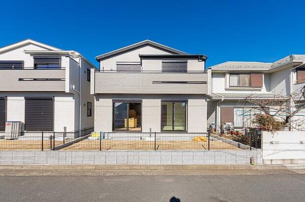 「威風堂々とした素敵な佇まい」どの角度から眺めても、所有感が満たされる理想的で素敵な住まい一生ものだから「パッと見」こそが全て「第一印象で決まる」素敵なマイホーム。