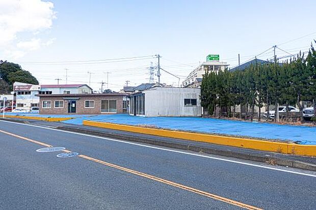 「現況現地写真」ご覧の陽当たりが確保されます。自身のこだわりを表現できます。