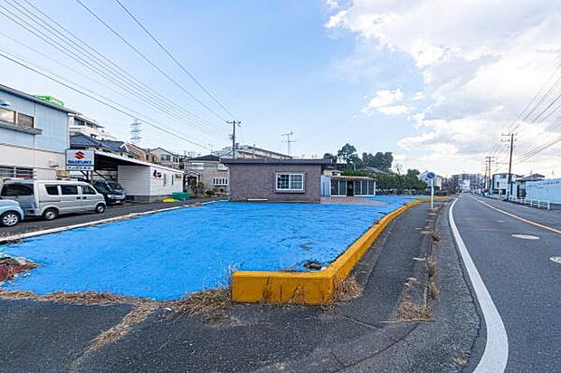 「現況現地写真」ご覧の陽当たりが確保されます。自身のこだわりを表現できます。