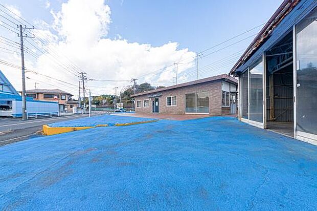 「現況現地写真」ご覧の陽当たりが確保されます。自身のこだわりを表現できます。