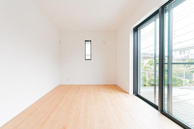 「Bed Room」落ち着いた色合い、シンプルなデザイン。洋室として大事なお部屋です。