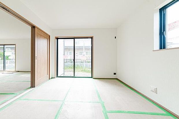 「陽の恵み」 爽やかな陽ざしを感じられる日当たりの良い洋室早起き爽やか、元気な一日に大切な陽の恵み。