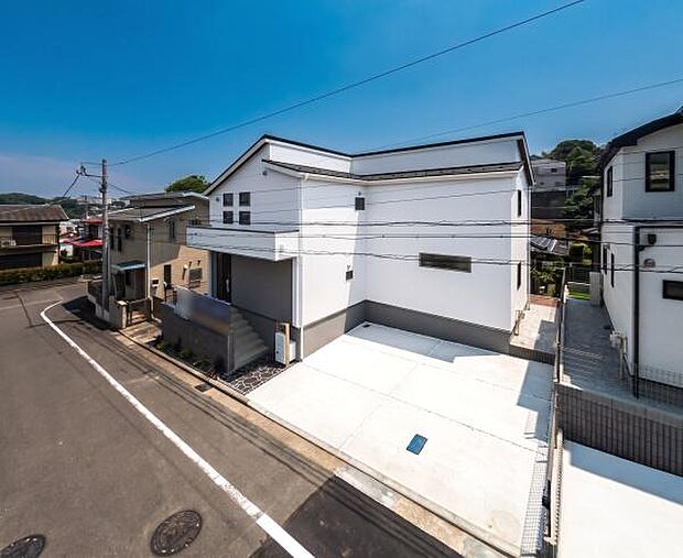 「マイホームの喜びを感じる陽当たりの良さ・開放感」マイホームを持つ幸せを存分に感じる陽当たり、開放感。憧れのマイホームに相応しい美しく映える外観です。