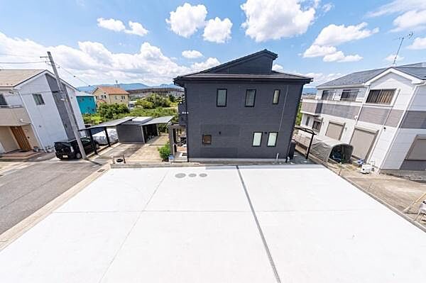 「シンプルで飽きのこないデザイン。素敵な住まい」ずっとここで暮らすから飽きのこないシンプルでスタイリッシュな住まい。