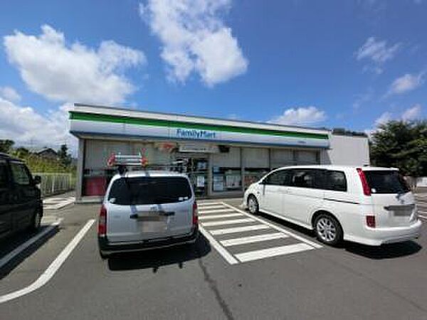 ファミリーマート八街長谷店まで2235m