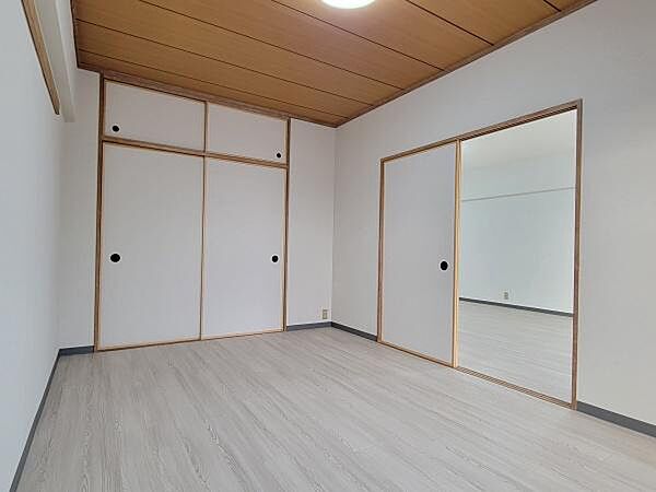 和室は床をＣＦに貼り替えました。