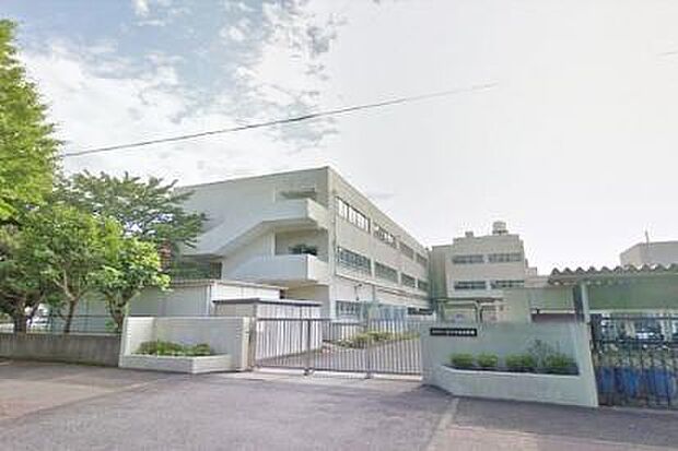 横浜市立並木中央小学校まで506m、学校教育目標：’いま’をかがやき、’未来（あす)を拓く子どもたち’。