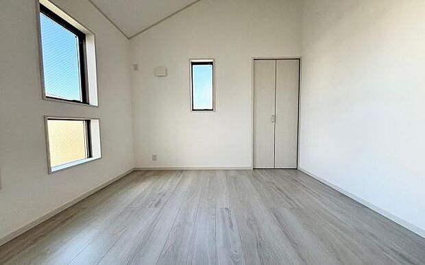 《洋室》 ■明るくスタイリッシュな空間になっています。