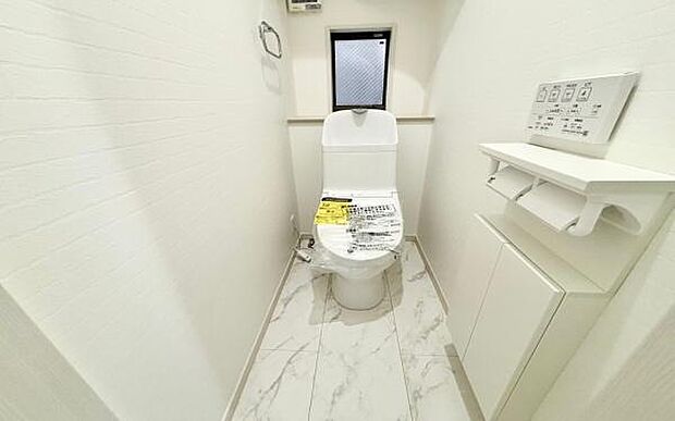 《トイレ》 ■清潔感のある落ち着いたトイレ。