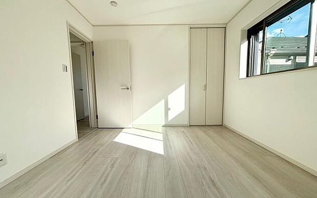 《洋室》 ■くつろぎの場としてだけでなく、趣味や仕事のパーソナルスペースとしても活躍する洋室。個の時間をたっぷり楽しめる快適空間です。