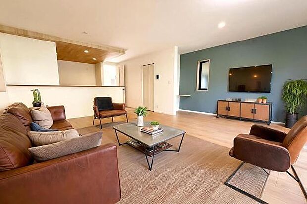 ■ゆとりを感じさせる上質で明るい空間が、住まう人や訪れる人を心地よく迎え入れてくれます。（本画像はCGで作成しており、実際に現地に家具は置かれておりません。また、価格に家具は含まれておりません。）