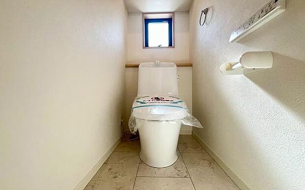 《トイレ》　■清潔感のある落ち着いたトイレ。